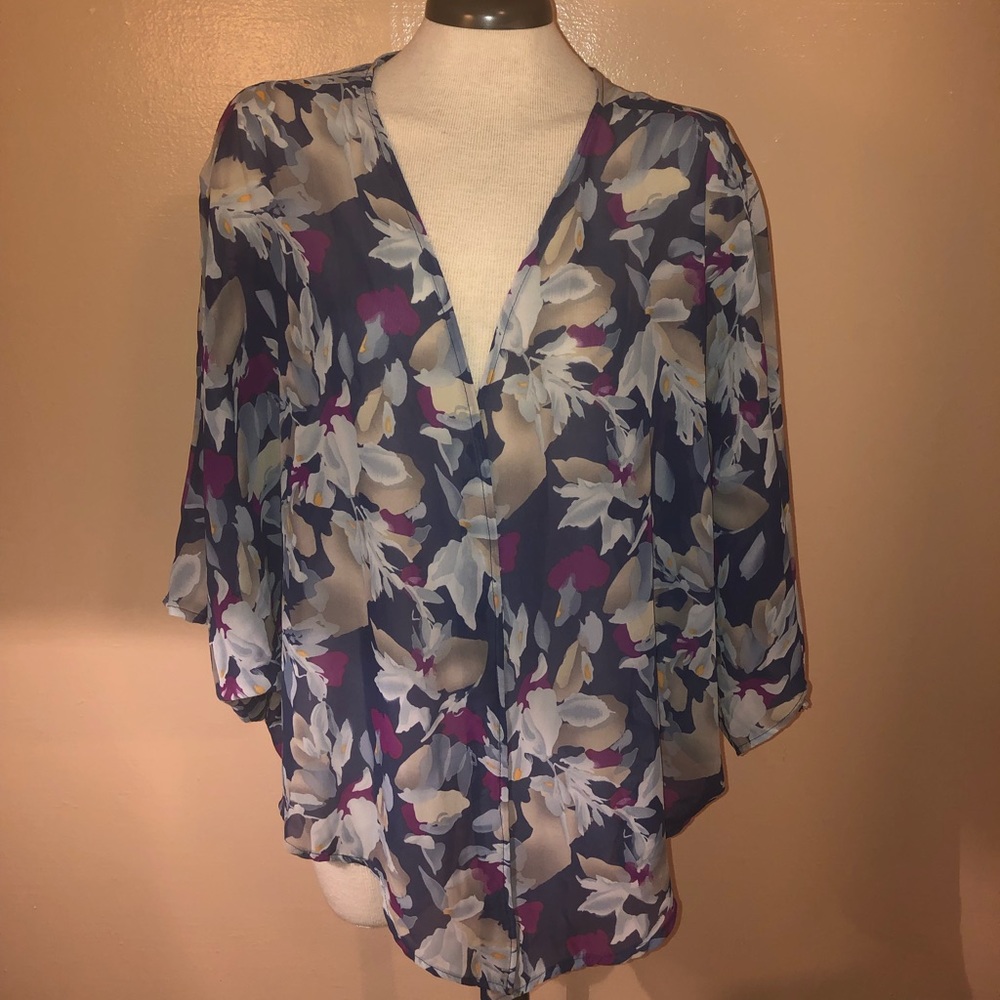 XL Floral sheer kimono. Shades of blue. Stunning.
